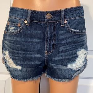 AMERICAN EAGLE TOMGIRL SHORTIE